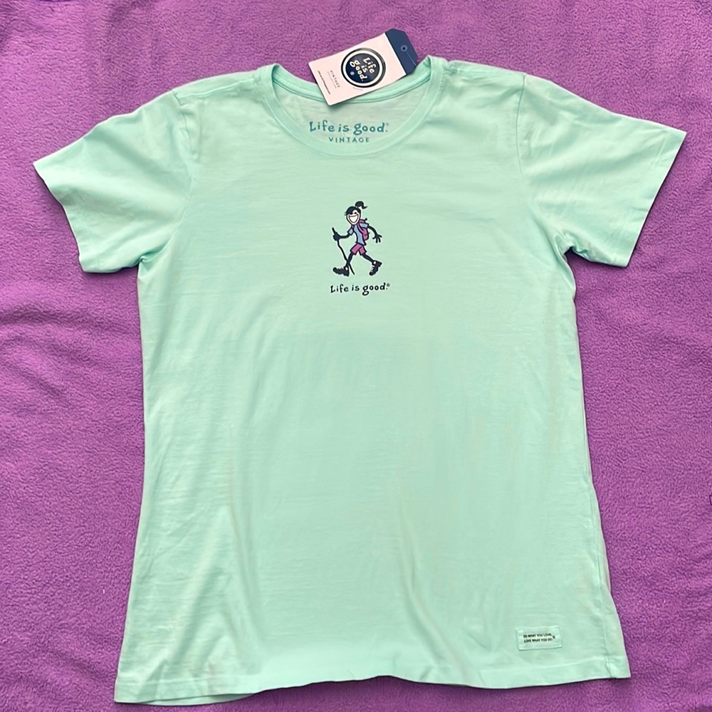NEW 💚 Life Is Good! Hiker girl graphic  women’s cotton T-shirt. Size Medium.